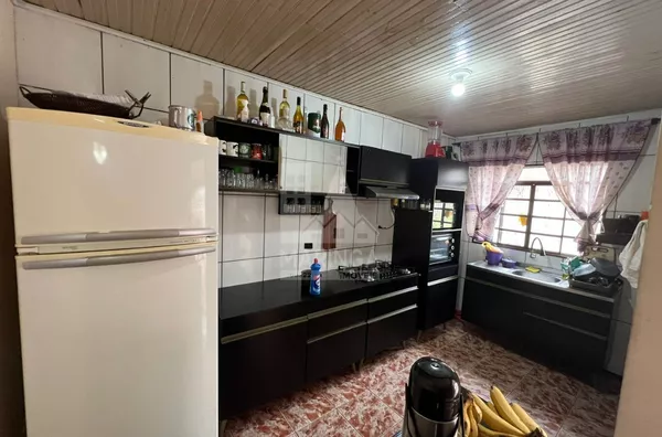 Casa para venda com terreno de 300m², 2 quartos, Jardim Madrid, Maringá