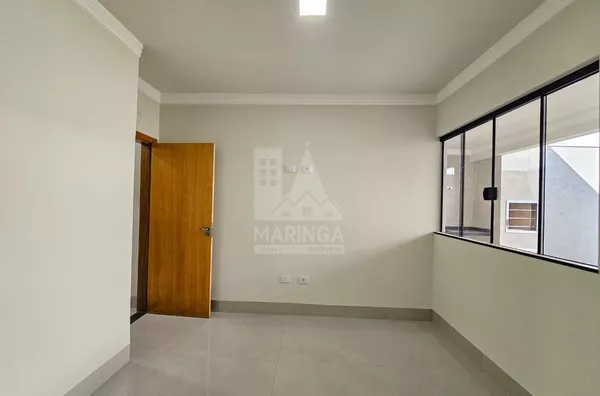 Casa a poucos metros da Mandacaru, 3 quartos, Jd. Tropical
