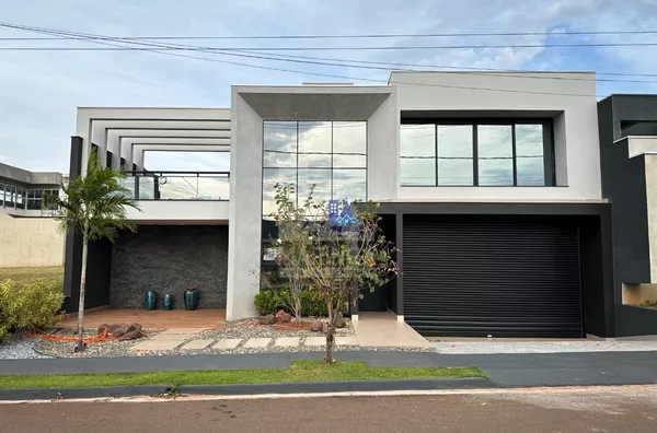 Sobrado à venda no Porto Rico Resort Residence, 4 suítes, com elevador e garagem fechada.