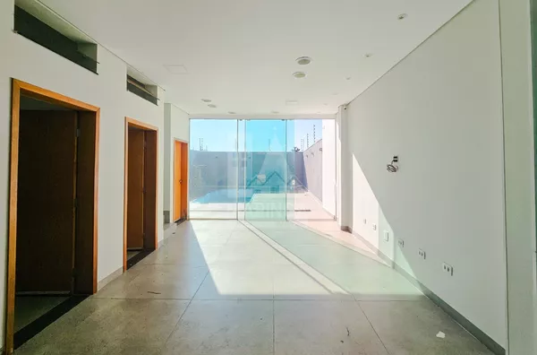 Sobrado com piscina, 3 quartos (1 suíte) no Ecovalley