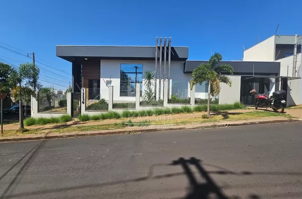 Casa MOBILIADA venda, PISCINA a venda, 3 suítes, Jardim Botânico, Maringá PR