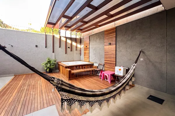 Área de descanso da casa semi mobiliada com 3 quartos na região do Cidade Alta em Maringá