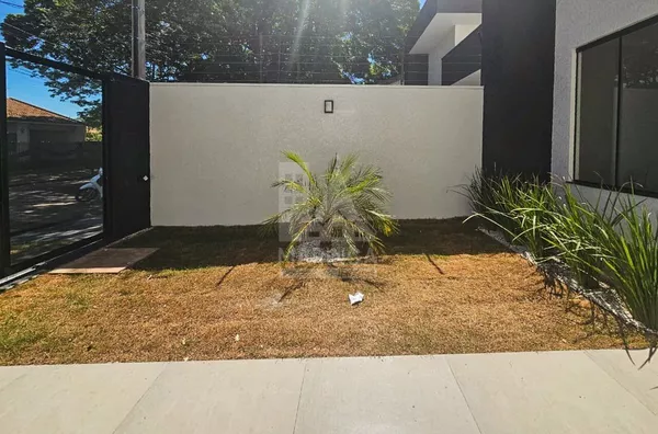 Jardim da casa de 3 quartos (1 suíte) Parque Hortência