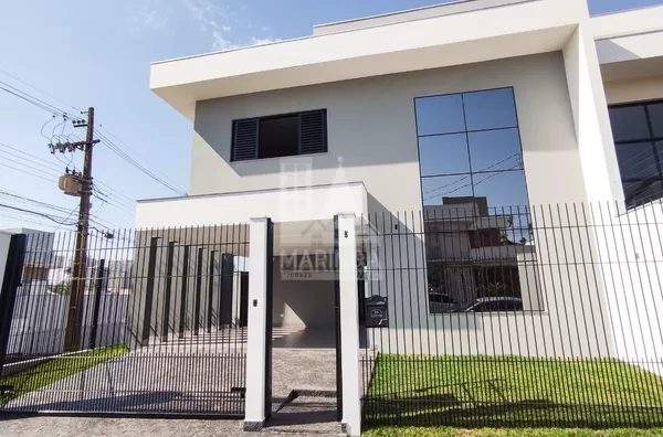 Sobrado NOVO para venda com piscina e 3 suítes no Jd. Monções, em Maringá PR