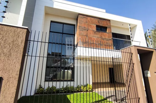 Sobrado NOVO para venda com 3 suítes cozinha gourmet, quintal, no Jd. Monções, Maringá PR