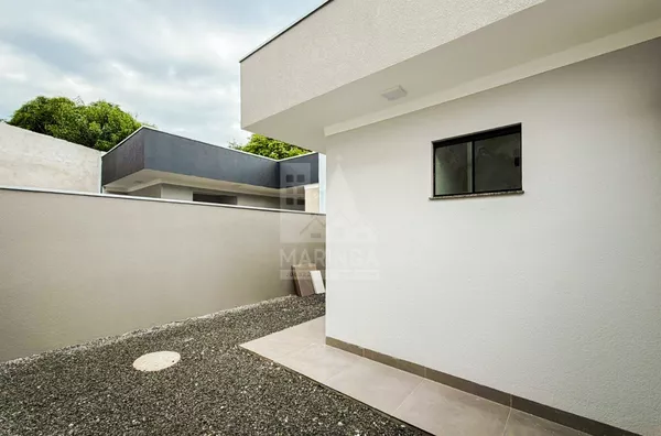 Casa nova 3 quartos (1 suíte) no Conjunto Requião em Maringá