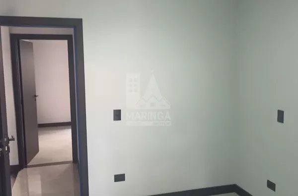 Casa à venda com piscina no Recanto dos Magnatas em Maringá