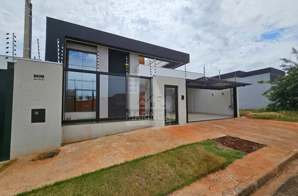 Casa para venda com 3 suítes e piscina no Jardim Munique, Maringá PR