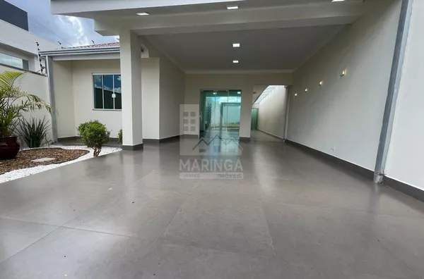 Casa para venda Maringá, 3 quartos, 1 suíte, corredor lateral, área gourmet com churrasqueira, 2 vagas, Jardim Oriental