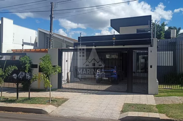 Casa à venda com piscina no Recanto dos Magnatas em Maringá