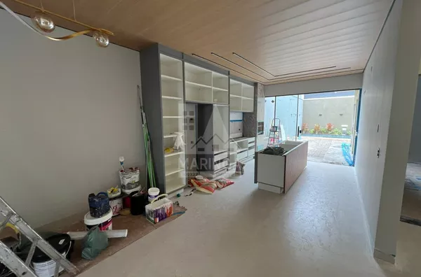 Casa de Alto Padrão à venda em Maringá, 3 suítes e piscina aquecida, Zona 06, Maringá