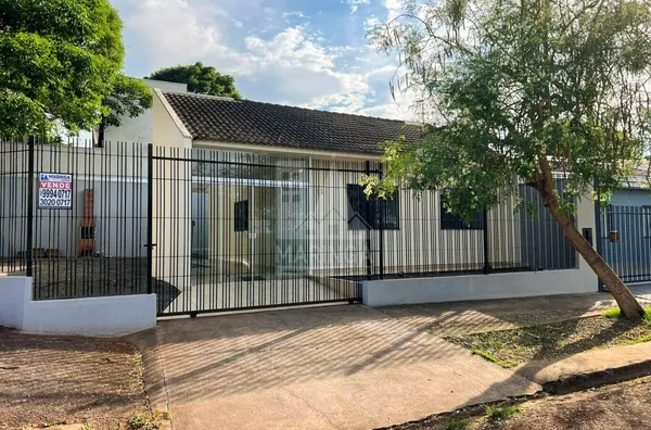 Casa a venda 3 quartos no Parque Tarumã com 213m de terreno