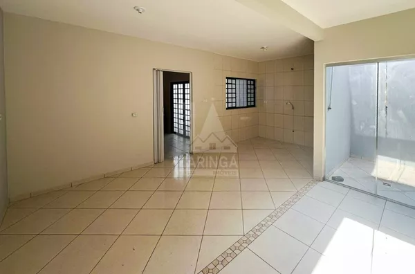 Sala e jardim de inverno da casa de 2 suítes com energia solar no Pq Alvamar em Sarandi