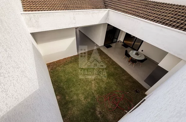 Sobrado de alto padrão de 4 quartos no Jardim Iguaçu em Maringá