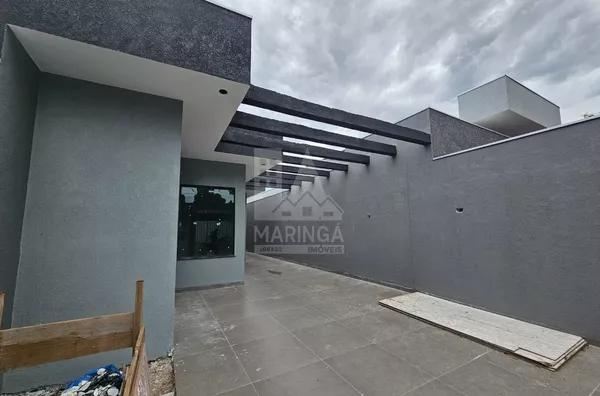 Casa para venda com 3 quartos sendo 1 suíte, com amplo quintal Vila Santa Isabel, Maringá PR