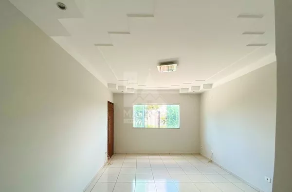 Casa a venda de 3 quartos (1 suíte) Jardim Atami Maringá