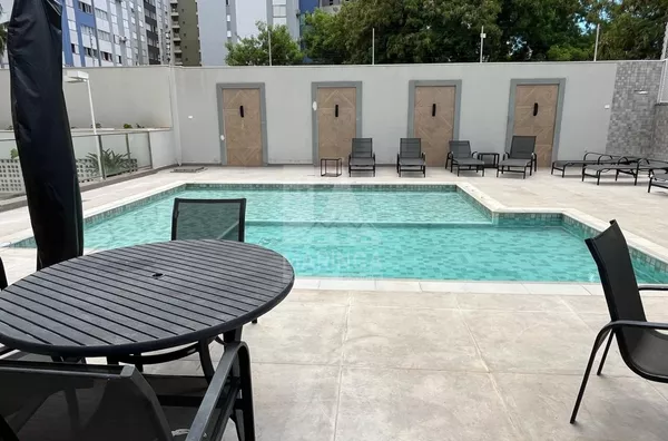 piscina Apartamento MOBILIADO a venda, 3 quartos (1 suíte) Vila Cleópatra, Maringá PR - Edifício Solar do Bosque