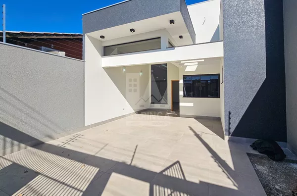 Casa a poucos metros da Mandacaru, 3 quartos, Jd. Tropical