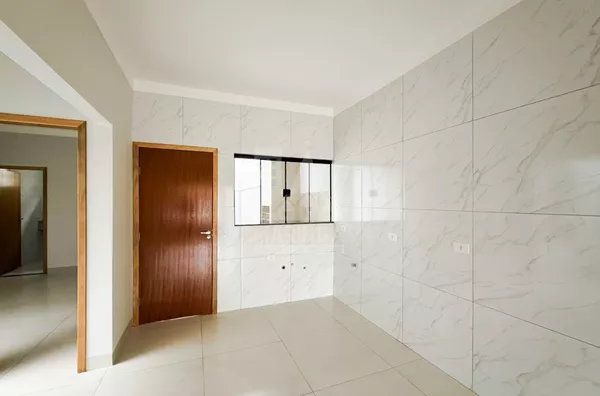 Casa nova 3 quartos (1 suíte) no Conjunto Requião em Maringá