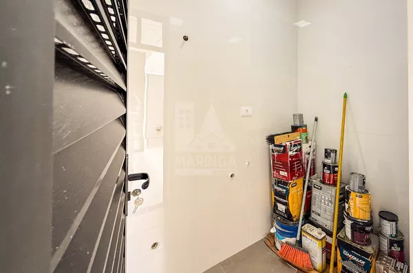 Área de serviço da casa com 3 quartos (1 suíte) no Jardim Alvorada em Maringá