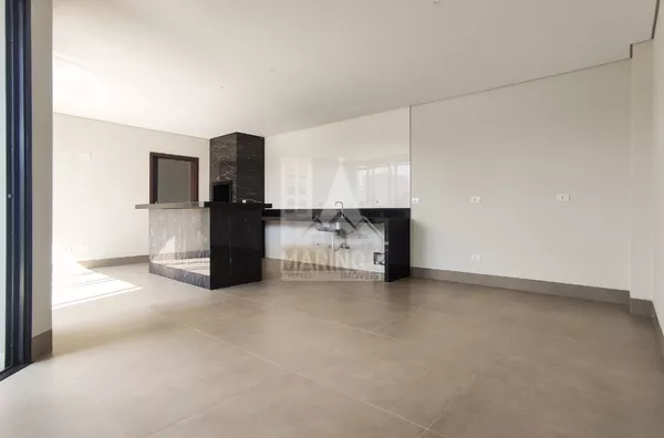 Sobrado NOVO para venda com piscina e 3 suítes no Jd. Monções, em Maringá PR