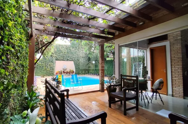 Sobrado para venda, 4 quartos com piscina,  Jardim Iguaçu, Maringá