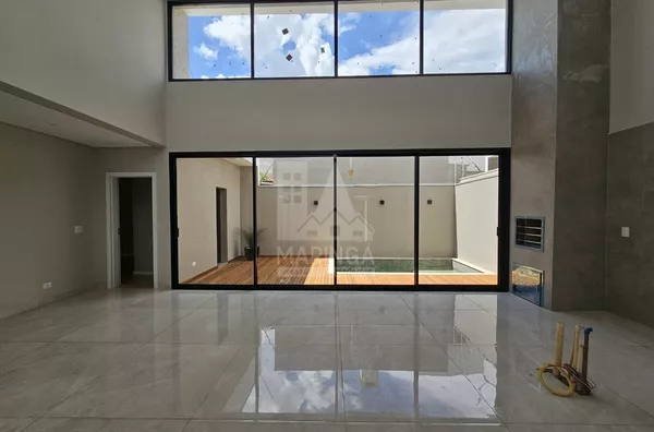 Casa para venda com 3 suítes e piscina no Jardim Munique, Maringá PR