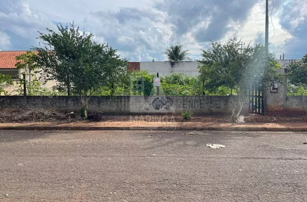 TERRENO COMERCIAL DE ESQUINA A VENDA  RESIDENCIAL REGENTE EM MARINGA