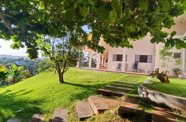 Casa em condomínio para venda, 5 quarto(s),  Estrada Zauna, Maringá