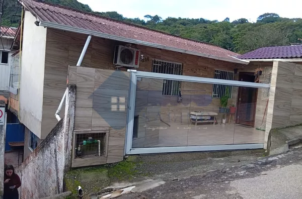 Kitinete Àgua e Luz incluso no aluguel , 1 quarto(s),  Forquilhinha, São José
