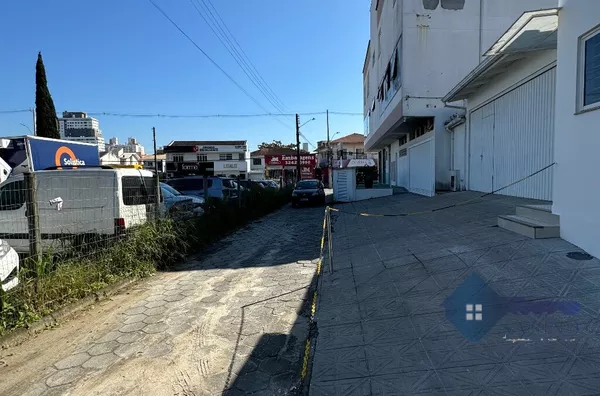 Apartamento para aluguel, 1 quarto(s),  Centro, Palhoça