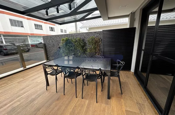 EXCELENTE APARTAMENTO TODO MOBILHADO A VENDA NO CENTRO DE PALHOÇA - Foto 2