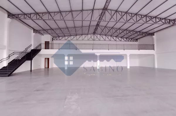 Galpão Novo com 600m² e Mezanino em Localização Estratégica na Nova Palhoça