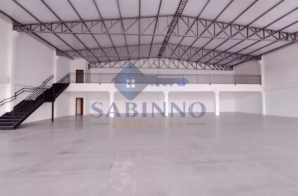 Galpão Novo com 600m² e Mezanino em Localização Estratégica na Nova Palhoça - Foto 1
