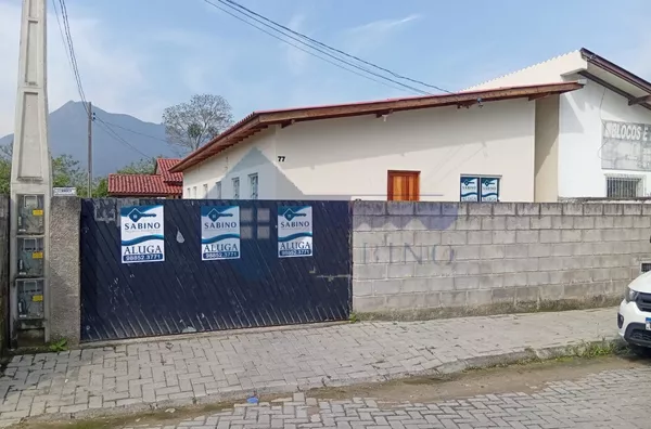 Casa com 3 quartos no Pacheco pátio compartilhado - Foto 1