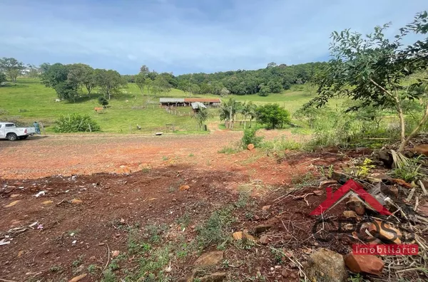 Terreno a venda medindo 387,2m² (16x24,2) localizado na Rua Mato Grosso, Centro, próximo ao Hospital Sudoeste, em Capanema Pr. 