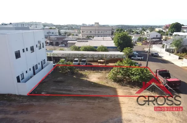 Terreno comercial a venda medindo 270,78m² (14x19,35), localizado na Avenida Brasil, Centro em Capanema Paraná. 