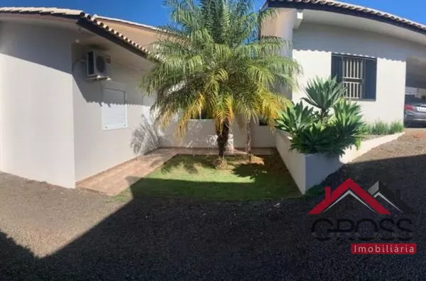 Casa em Alvenaria com área construída de 250m² , Terreno com área total de 1.000m²– Rua Padre Cirilo – Capanema.