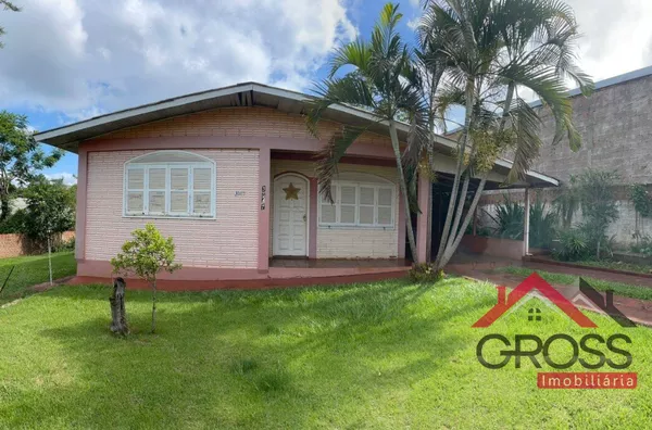 Imóvel a venda medindo 100m², contendo 4 quartos, sala, cozinha, banheiro e garagem. Terreno de 1.200m², localizado na Rua Alagoas, Centro, em Capanema Pr. 