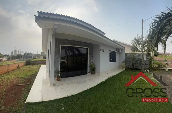 Imóvel a venda medindo 56m², contendo 2 quartos, sala e cozinha conjugadas, banheiro, lavanderia, terreno com metragem de 250m². Localizado no Loteamento Benatti, Bairro São Cristóvão em Capanema Pr.