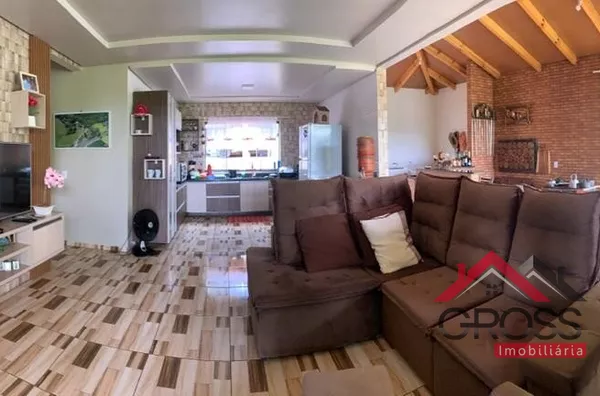 Chácara a venda medindo 10.000m², próxima ao Centro de Capanema Pr - Pr 163. Possui uma residência de 200m², poço artesiano, área de festas.