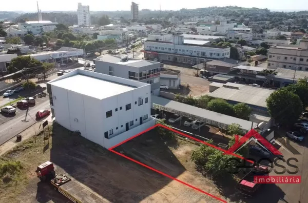 Terreno comercial a venda medindo 270,78m² (14x19,35), localizado na Avenida Brasil, Centro em Capanema Paraná. 