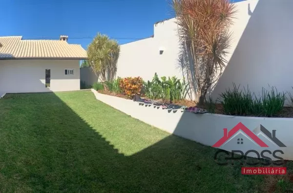 Casa em Alvenaria com área construída de 250m² , Terreno com área total de 1.000m²– Rua Padre Cirilo – Capanema.