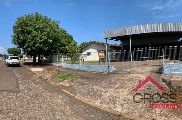 Imóvel contendo área comercial e residencial. Casa de alvenaria medindo 92m²