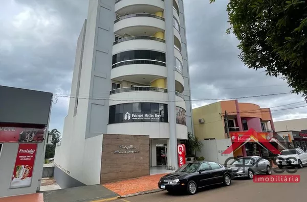 Vende-se apartamento c/ área total de 186,95m²; 1 suíte; 2 quartos; Sala de estar e jantar; Cozinha planejada; Lavanderia; Sacada gourmet; 2 vagas de garagem; Área de festa, piscina e sala de jogos; Localizado no Edifício Casagrande em Planalto Pr. 