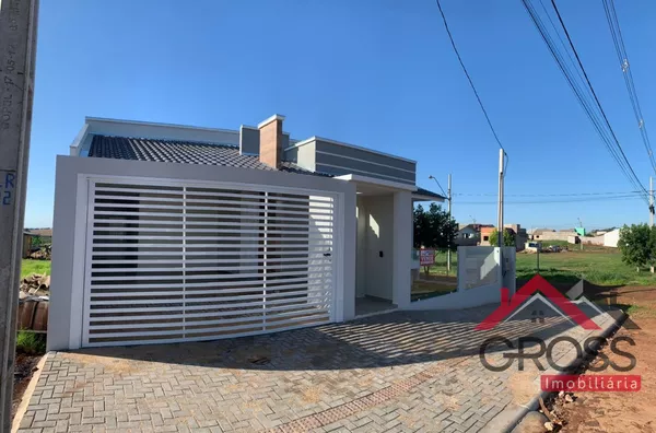 Imóvel novo com área construída de 212m² possuindo 2 quartos, 1 suíte, 2 banheiros, Sala e cozinha conjugada, área de serviços, 2 vagas de garagem, piscina, edícula. Terreno com área de 312m², localizado no Loteamento Atlântico II em Capanema Pr.