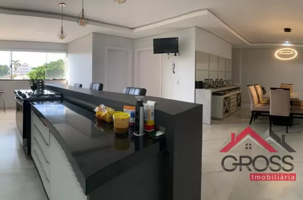 Apartamento a venda medindo 190m², contendo móveis planejados, 1 suíte com closet, 1 suíte e mais 1 quarto, 2 vagas de garagem. Localizado no Centro de Capanema Pr.  