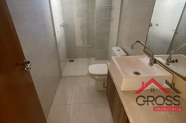 Vende-se apartamento c/ área total de 186,95m²; 1 suíte; 2 quartos; Sala de estar e jantar; Cozinha planejada; Lavanderia; Sacada gourmet; 2 vagas de garagem; Área de festa, piscina e sala de jogos; Localizado no Edifício Casagrande em Planalto Pr. 