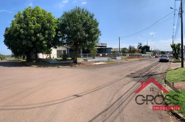 Imóvel contendo área comercial e residencial. Casa de alvenaria medindo 92m²