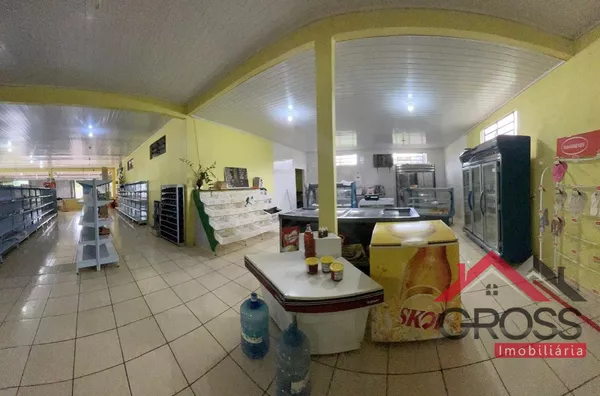  Mercado a venda contendo as seguintes especificações: 460m²; Terreno de aproximadamente 650m²;  Localizado no Bairro São José Operário, em Capanema Pr.     